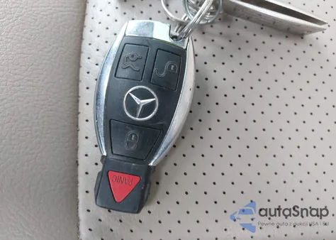 2011 Mercedes-Benz E 350 4Matic z USA, uszkodzony, nr VIN WDDHF8HB1BA432394